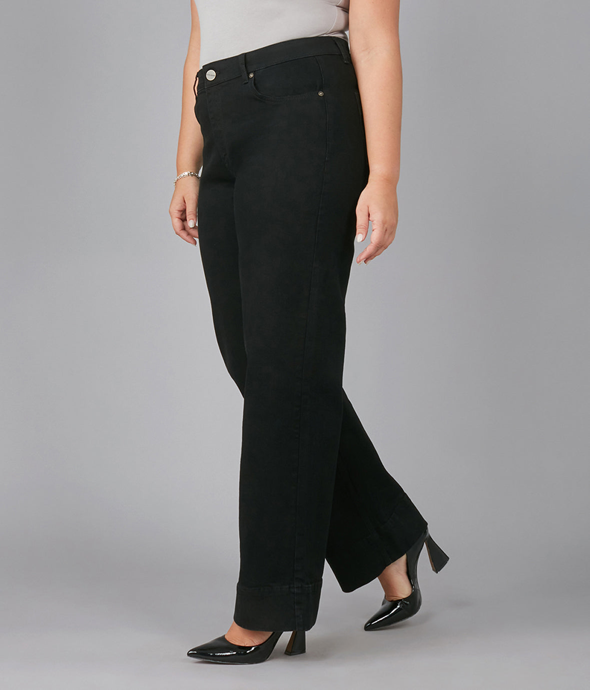 COLETTE-BLK High Rise Wide Leg Jeans 31" Inseam